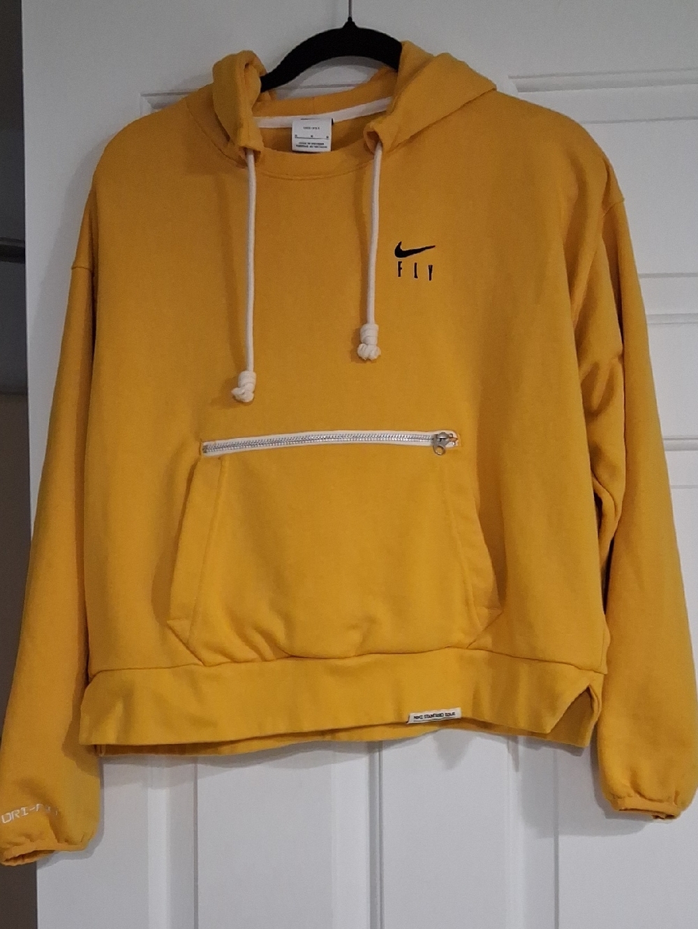 Nike Standard Issue Hoodie with Front Zip Pocket